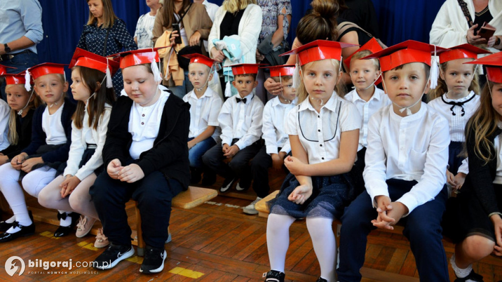 Pasowanie pierwszoklasistów w SP Nr 3 w Biłgoraju