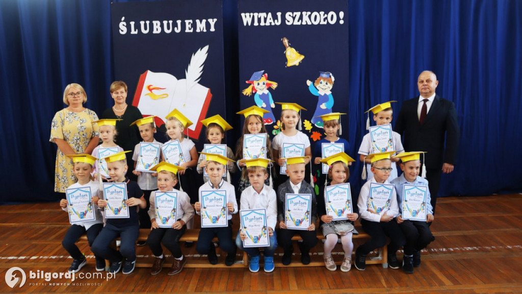 Pasowanie pierwszoklasistów w SP Nr 3 w Biłgoraju