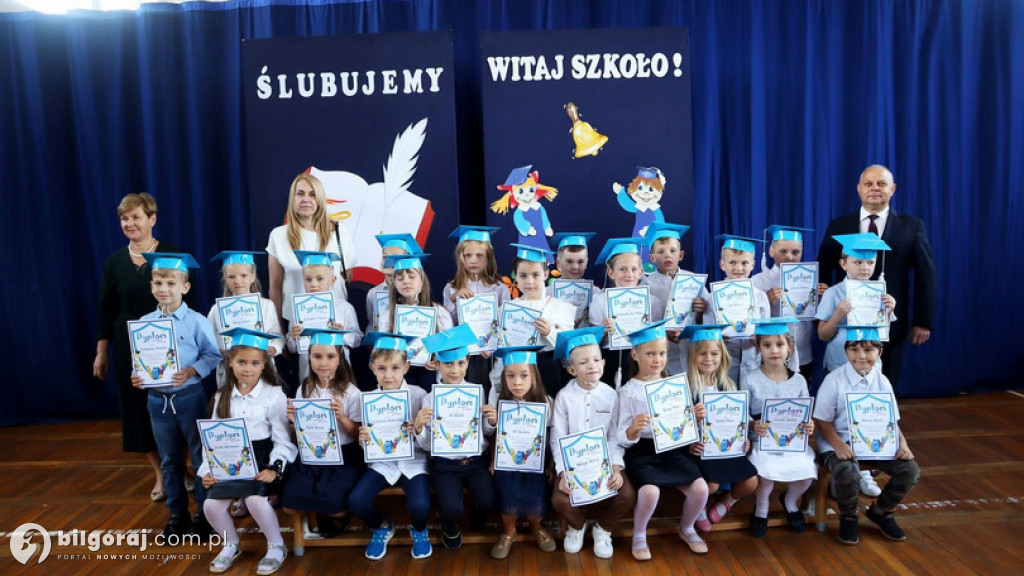 Pasowanie pierwszoklasistów w SP Nr 3 w Biłgoraju