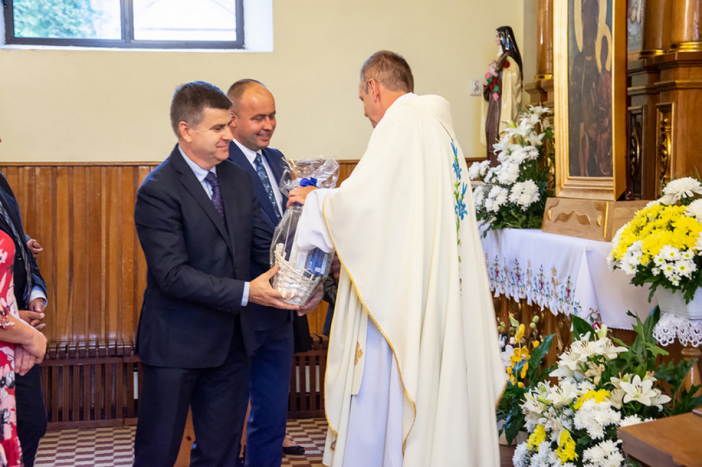 Wprowadzenie proboszcza do parafii w Tereszpolu