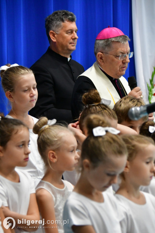 Uroczystość w Szkole Podstawowej w Korchowie Pierwszym