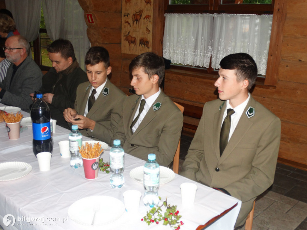 Senior bezpieczny w lesie