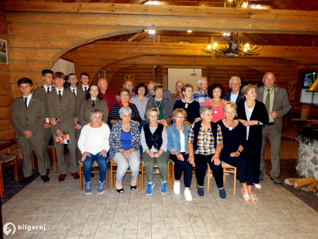 Senior bezpieczny w lesie