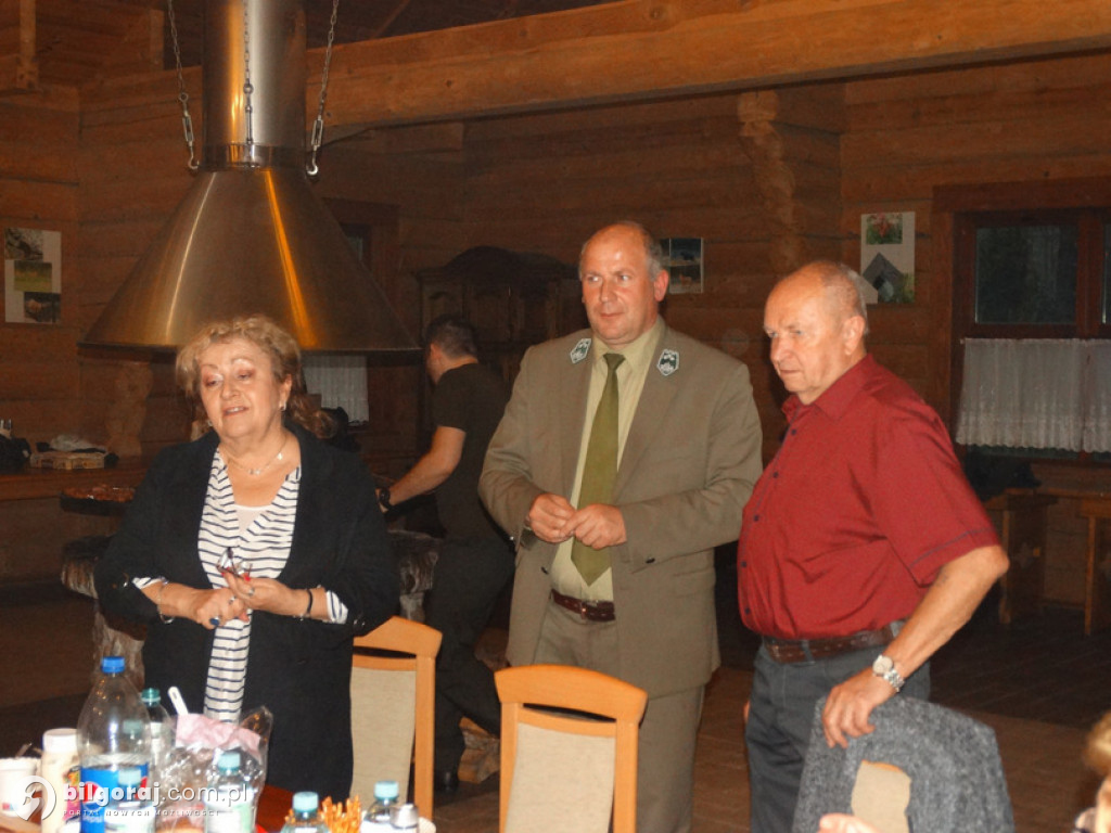 Senior bezpieczny w lesie