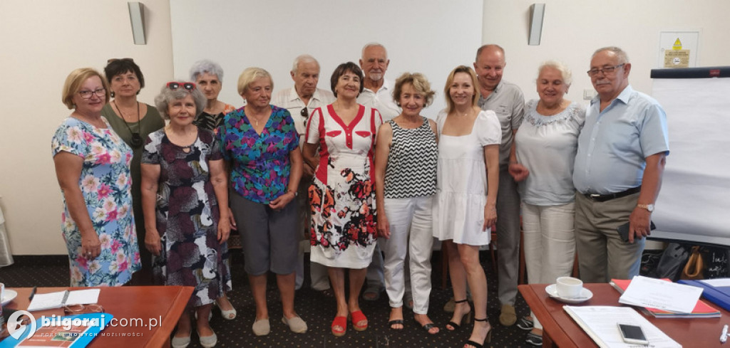 Senior bezpieczny w lesie
