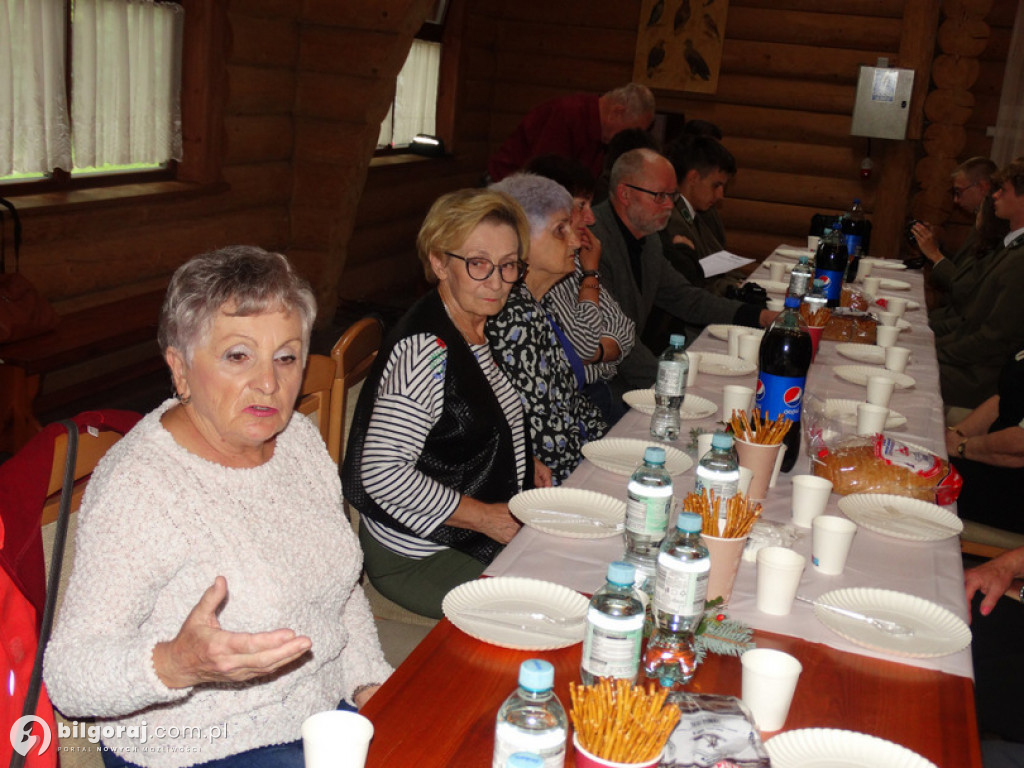 Senior bezpieczny w lesie
