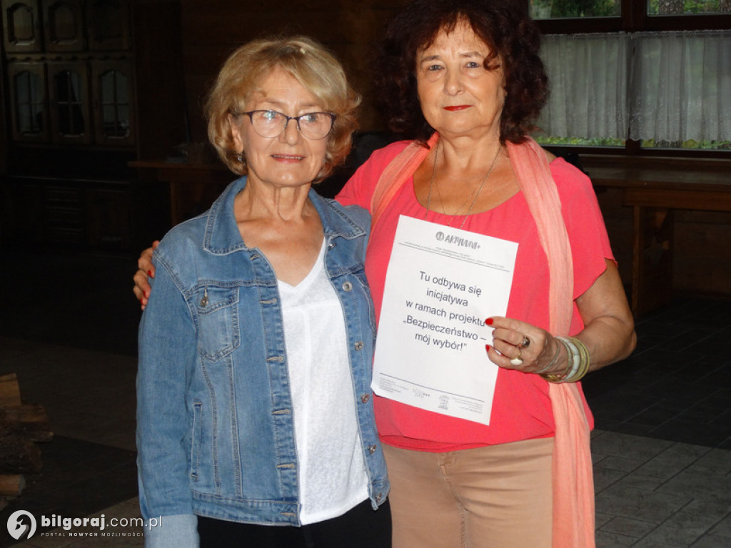 Senior bezpieczny w lesie