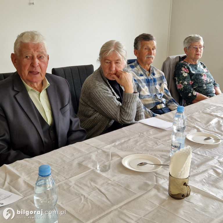Frampol. Senior pod rękę z prawem
