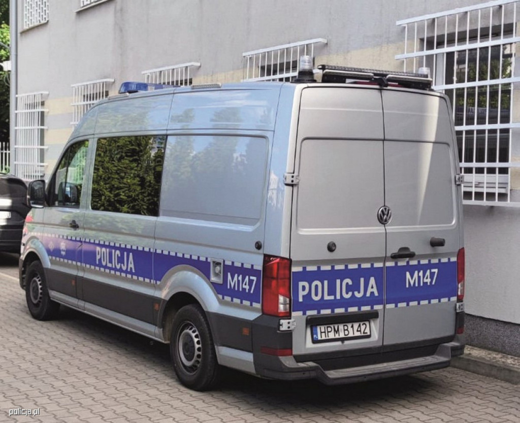 Park maszyn policyjnej drogówki