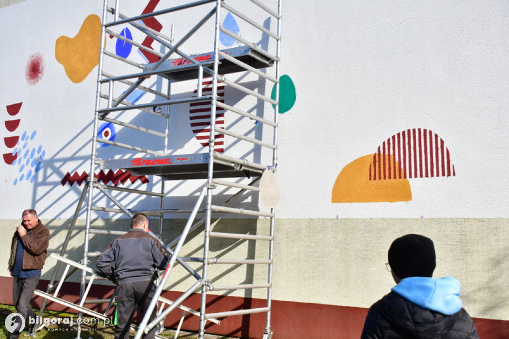 Mural przypominający osobę Stefana Knappa