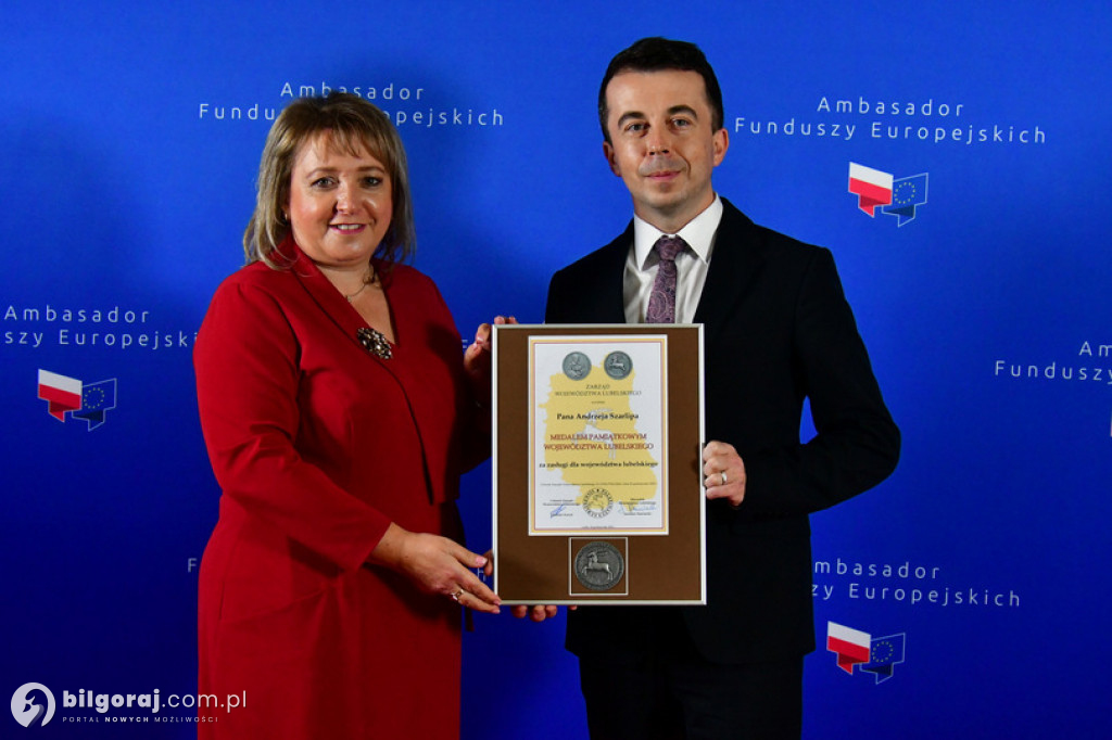 Starosta Andrzej Szarlip uhonorowany Medalem Pamiątkowym Województwa Lubelskiego