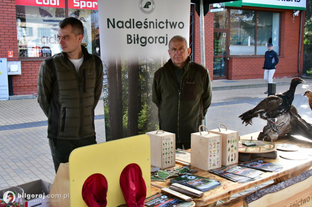 W Biłgoraju leśnicy za darmo rozdawali sadzonki drzew