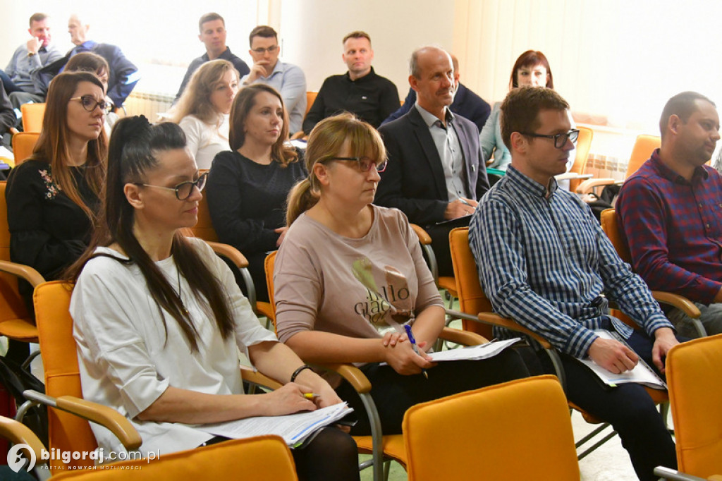 Urzędnicy się szkolą. Są utrudnienia w pracy urzędu