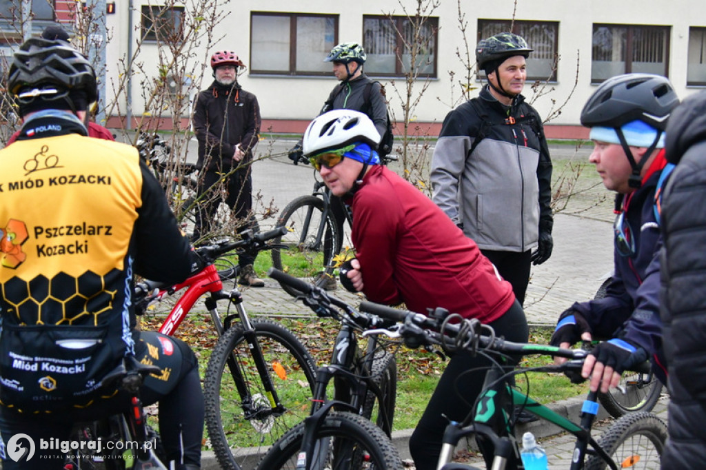Rowerowy rajd w 104. rocznicę odzyskania niepodległości wyruszył z Biłgoraja