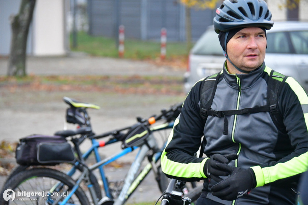 Rowerowy rajd w 104. rocznicę odzyskania niepodległości wyruszył z Biłgoraja