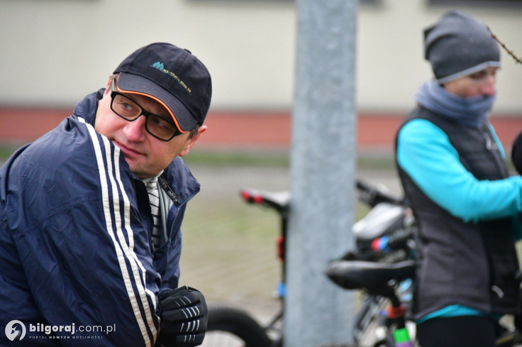 Rowerowy rajd w 104. rocznicę odzyskania niepodległości wyruszył z Biłgoraja