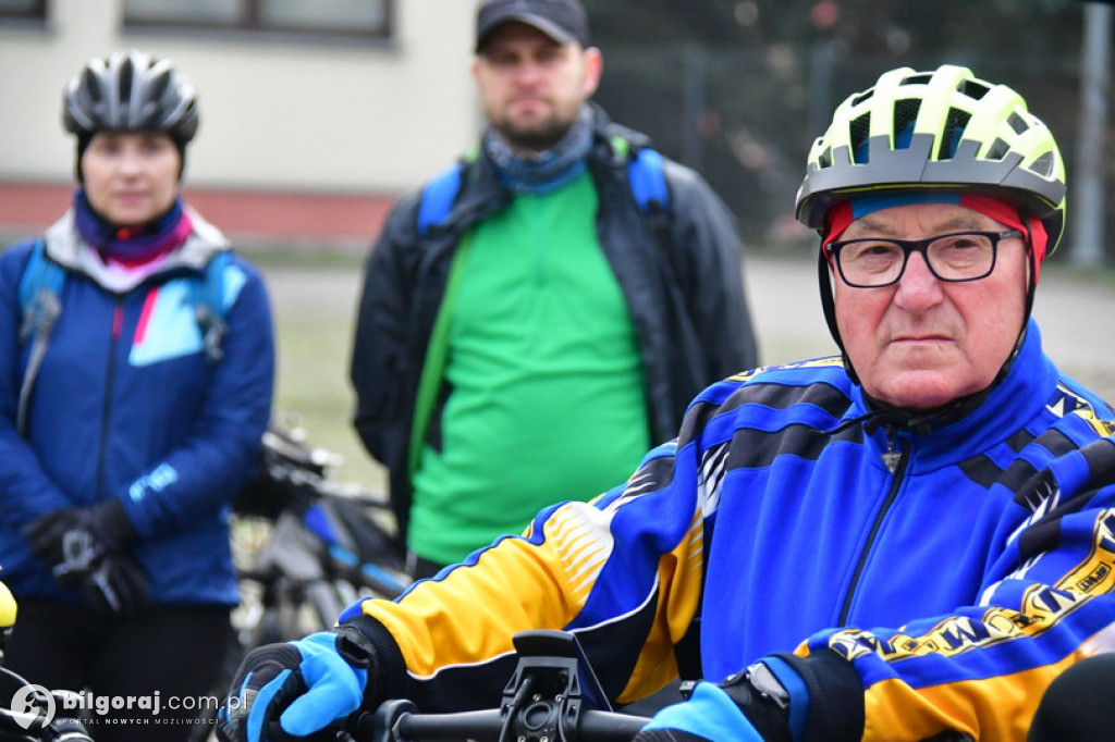 Rowerowy rajd w 104. rocznicę odzyskania niepodległości wyruszył z Biłgoraja