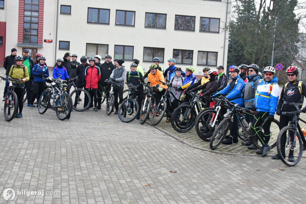 Rowerowy rajd w 104. rocznicę odzyskania niepodległości wyruszył z Biłgoraja