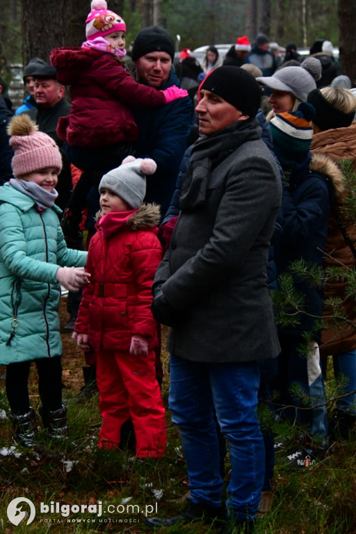 Gmina Józefów. Osłonięcie figury św. Mikołaja i piknik mikołajkowy