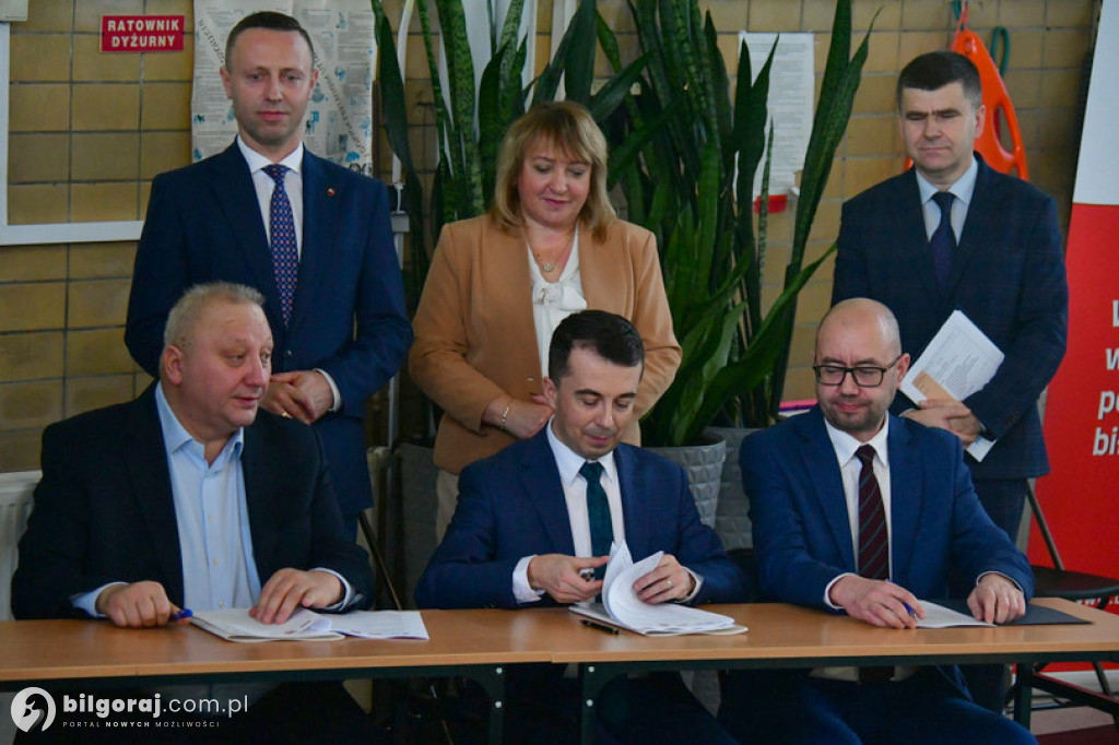 Podpisana został umowa na rozbudowę basenu w Biłgoraju