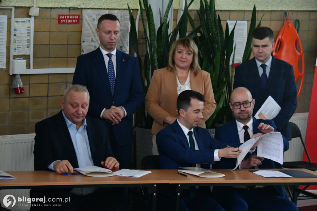 Podpisana został umowa na rozbudowę basenu w Biłgoraju