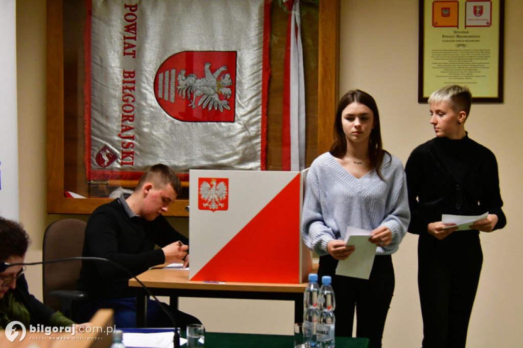 Zaprzysiężenie Młodzieżowej Rady Powiatu