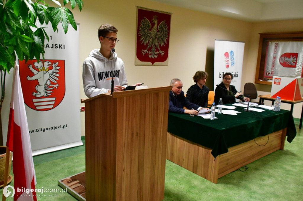 Zaprzysiężenie Młodzieżowej Rady Powiatu