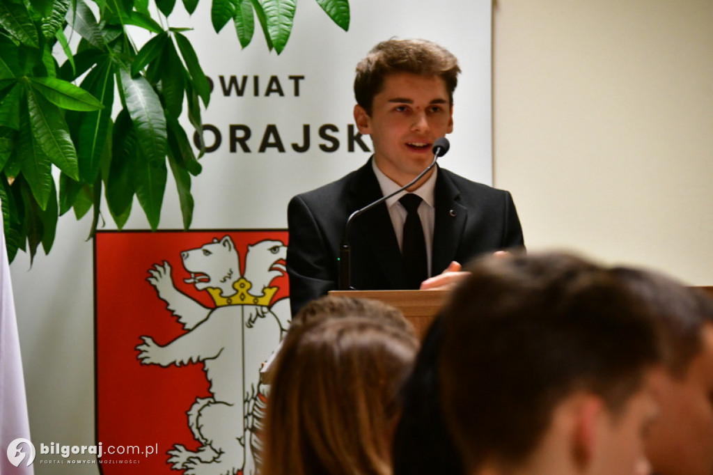 Zaprzysiężenie Młodzieżowej Rady Powiatu