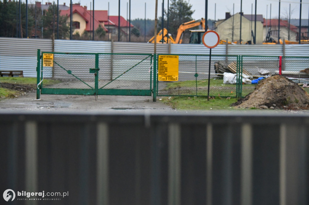 Trwa przebudowa kompleksu boisk przy ZSBiO - styczeń 2023