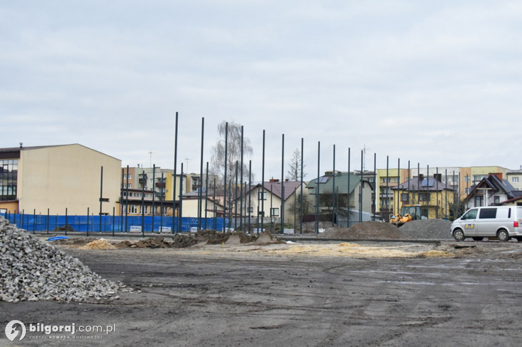 Trwa przebudowa kompleksu boisk przy ZSBiO - styczeń 2023