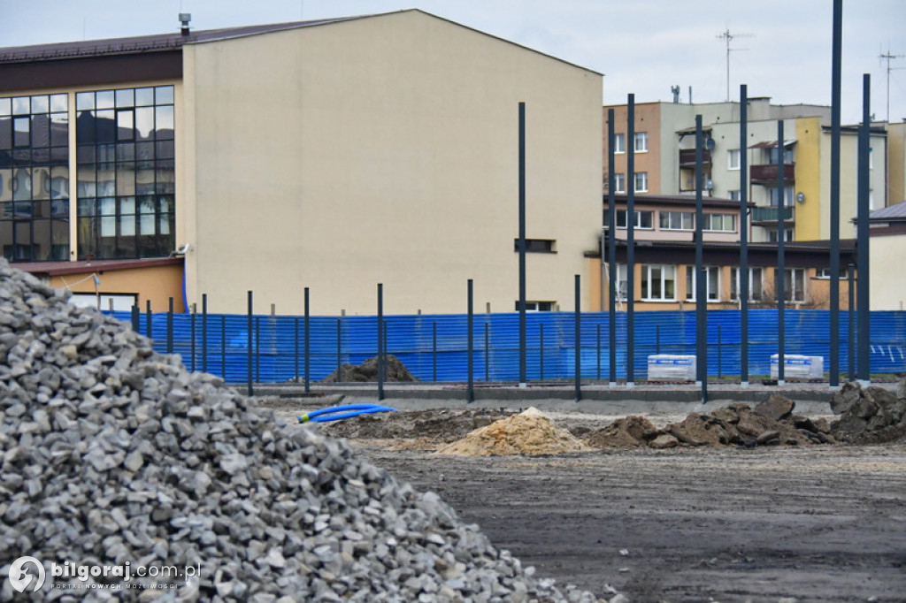 Trwa przebudowa kompleksu boisk przy ZSBiO - styczeń 2023