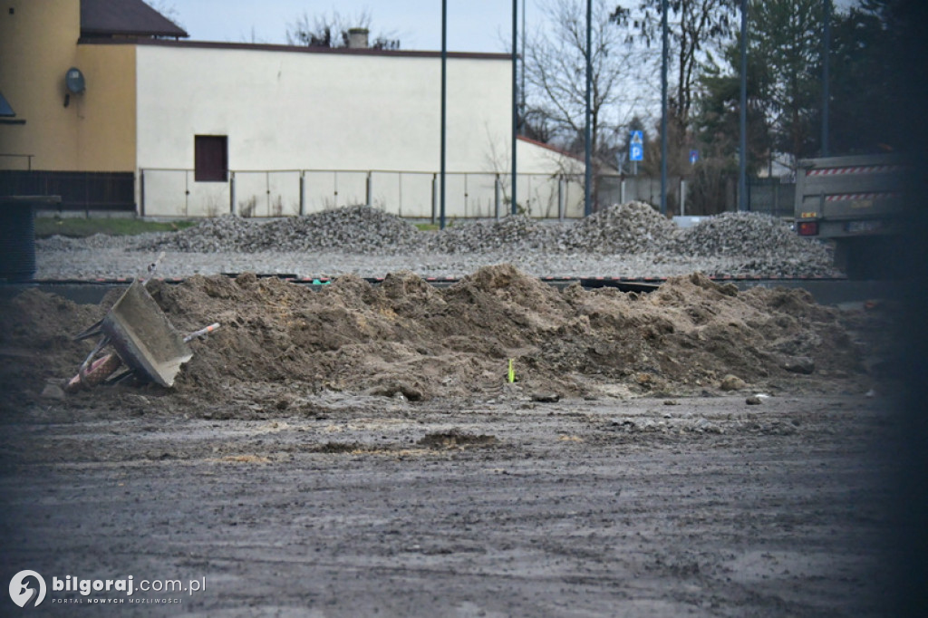 Trwa przebudowa kompleksu boisk przy ZSBiO - styczeń 2023