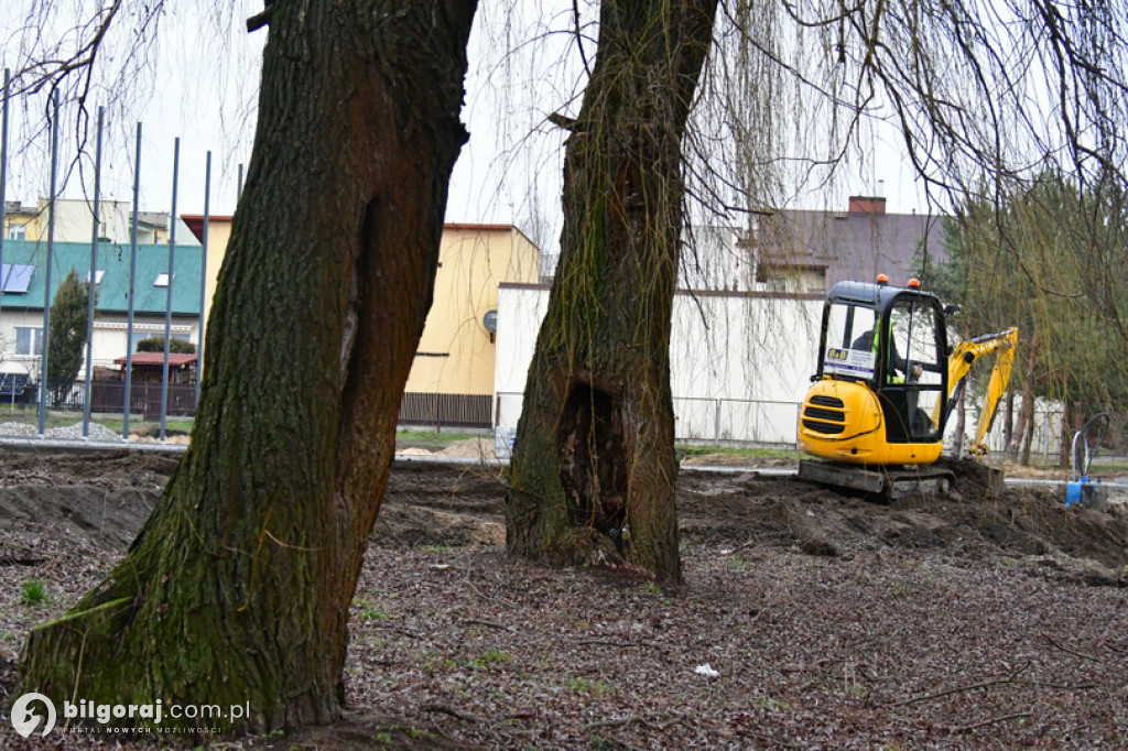 Trwa przebudowa kompleksu boisk przy ZSBiO - styczeń 2023
