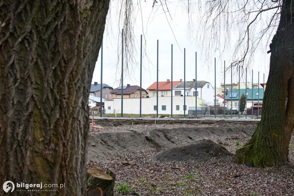 Trwa przebudowa kompleksu boisk przy ZSBiO - styczeń 2023