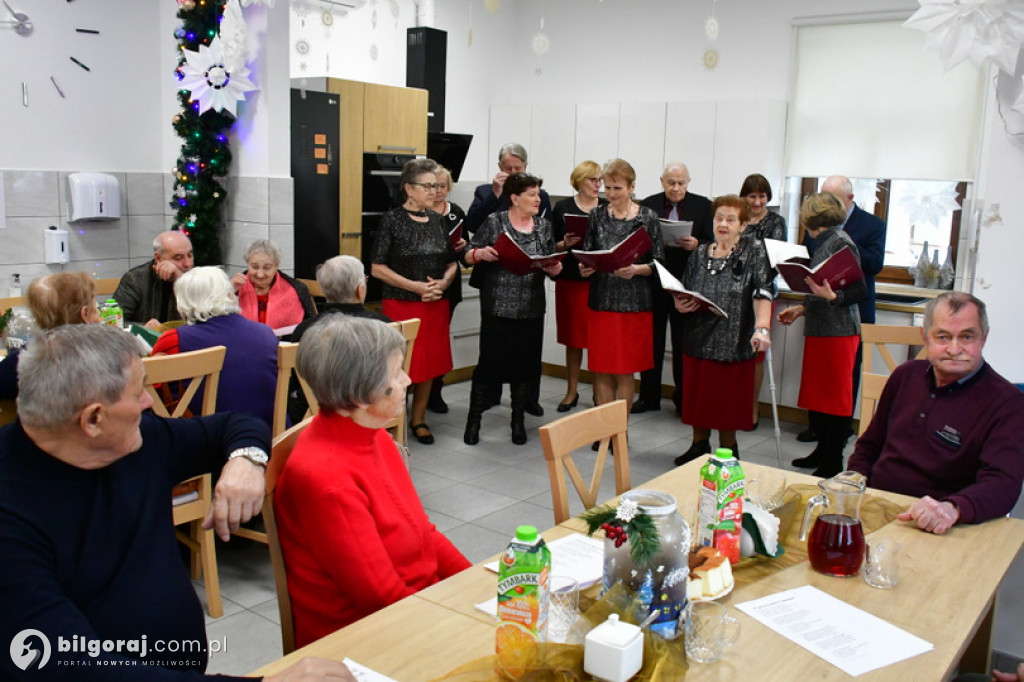 Kolędowanie w Dziennym Dom Pomocy dla Seniorów w Biłgoraju
