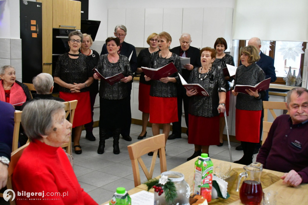 Kolędowanie w Dziennym Dom Pomocy dla Seniorów w Biłgoraju