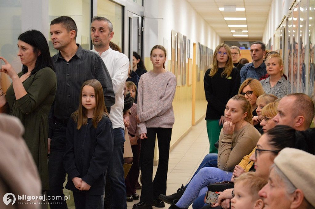 Sztuka - Moda - Piekno - wystaw prac plastycznych w MDK