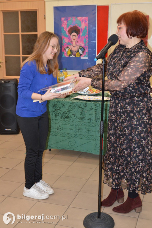Sztuka - Moda - Piekno - wystaw prac plastycznych w MDK