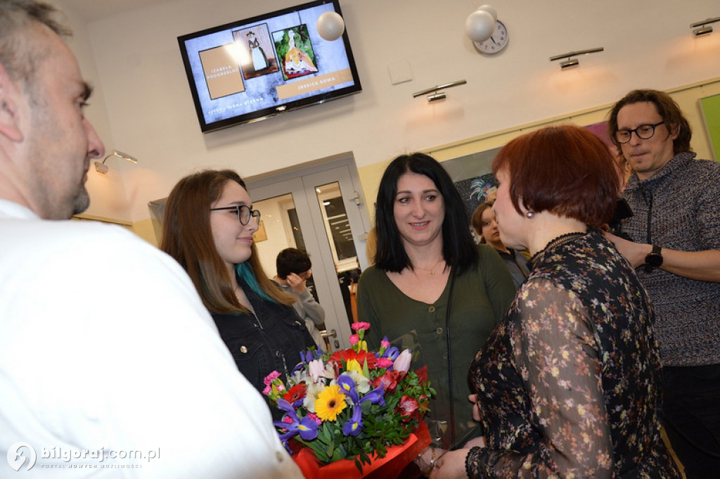 Sztuka - Moda - Piekno - wystaw prac plastycznych w MDK