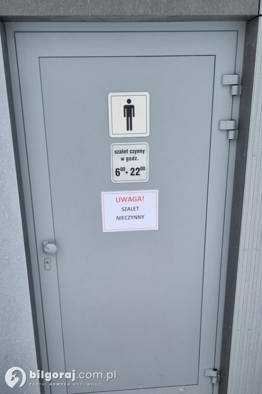 W Biłgoraju zdewastowano... publiczny szalet