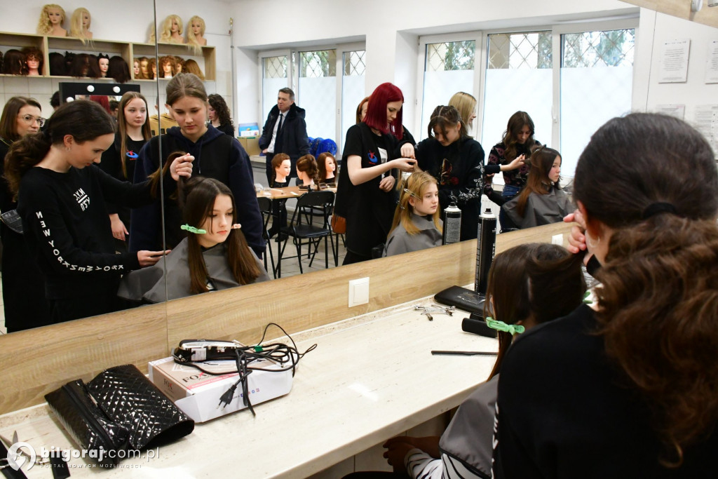 Ósmoklasiści odwiedzają ZSZiO w Biłgoraju