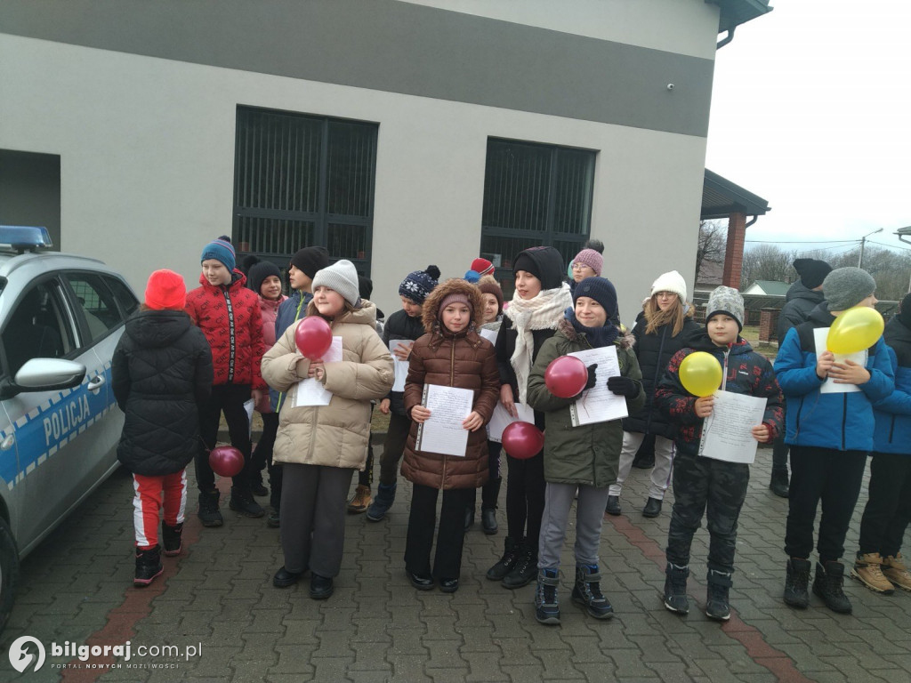Z apelem do kierowców - wspólne działania policjantów i uczniów