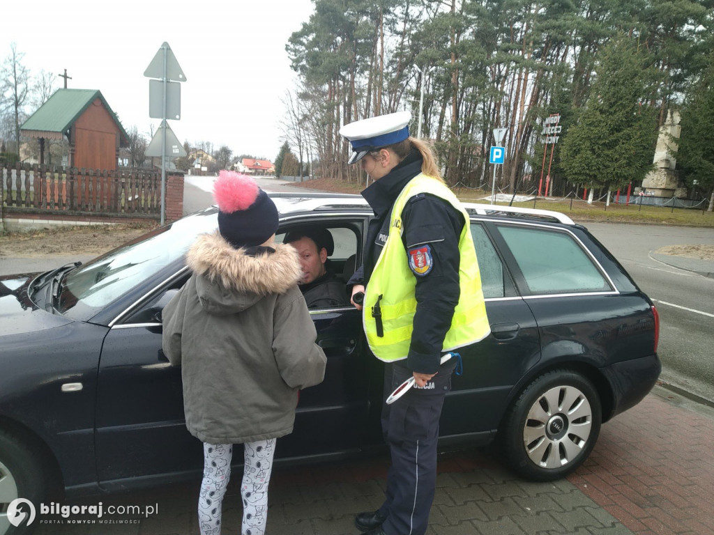 Z apelem do kierowców - wspólne działania policjantów i uczniów