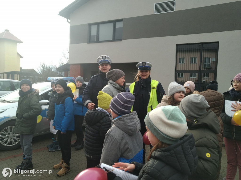 Z apelem do kierowców - wspólne działania policjantów i uczniów