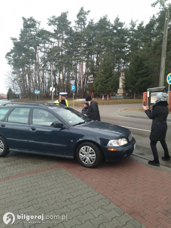 Z apelem do kierowców - wspólne działania policjantów i uczniów