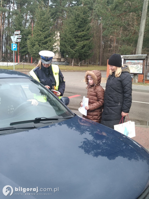 Z apelem do kierowców - wspólne działania policjantów i uczniów