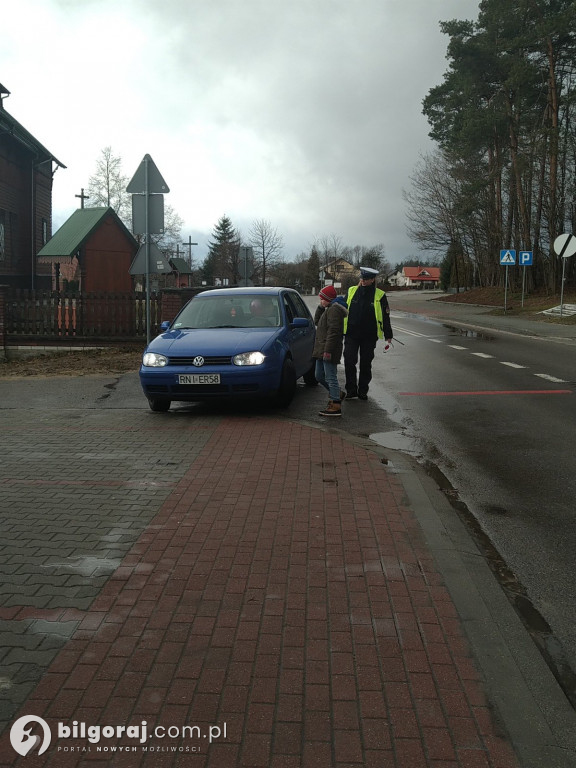 Z apelem do kierowców - wspólne działania policjantów i uczniów