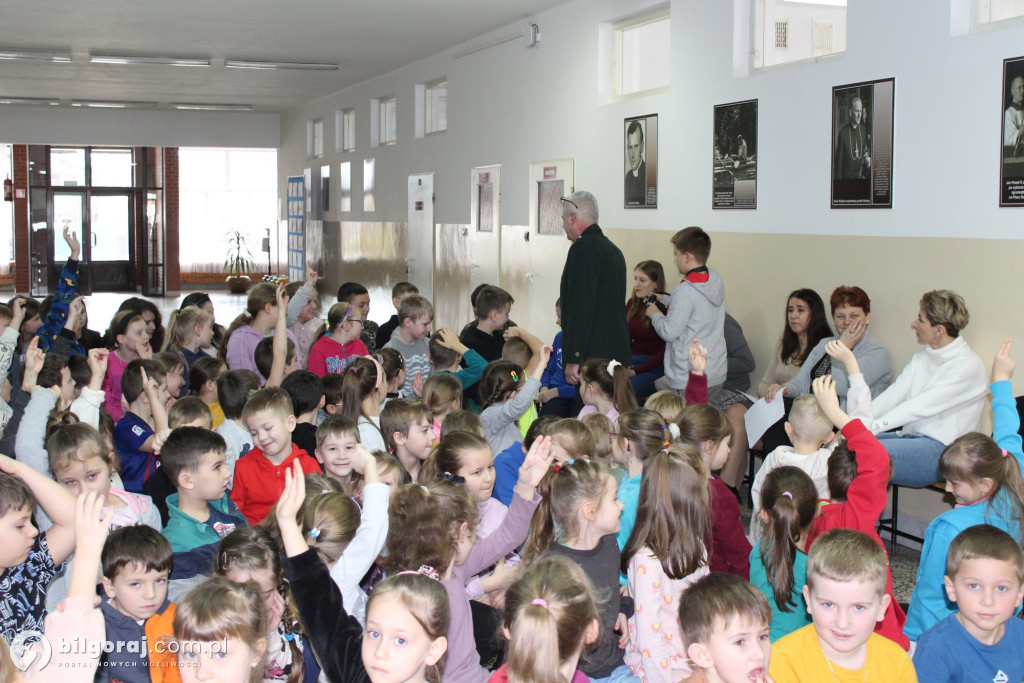Pracownicy starostwa spotykali się z uczniami