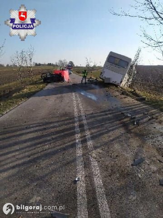 29-latek wjechał pod autobus z przedszkolakam