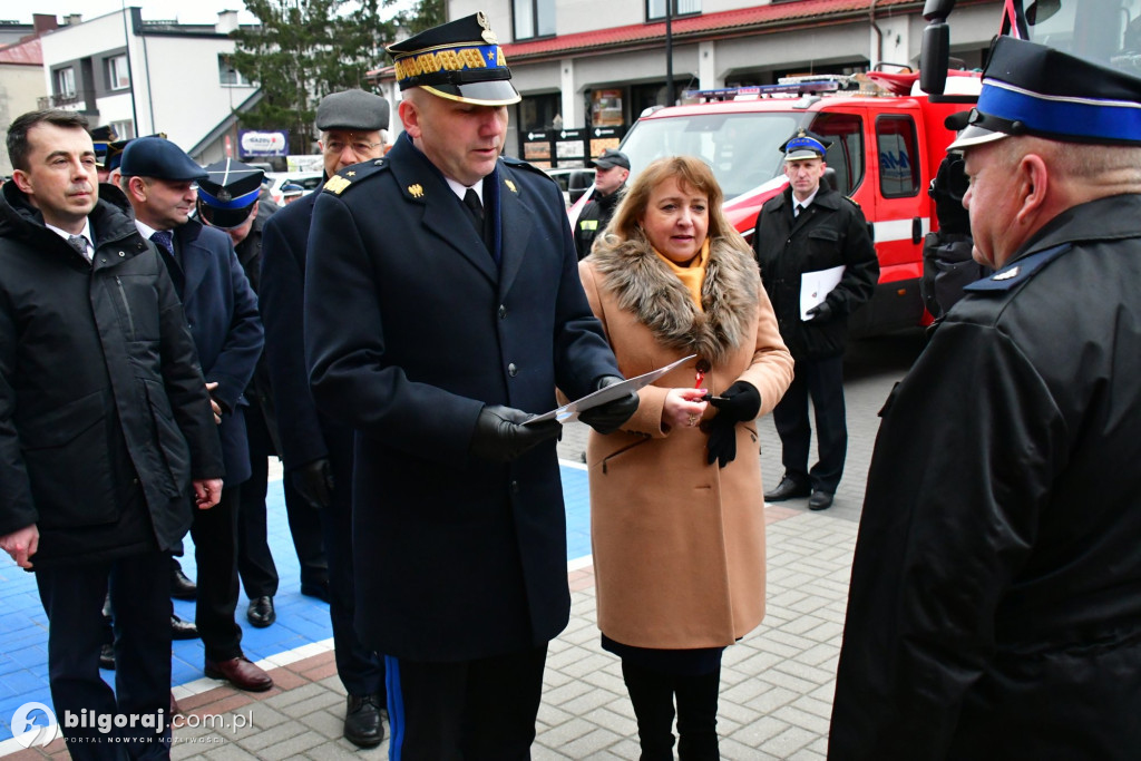 Biłgoraj przekazanie nowych wozów bojowych dla PSP i OSP Sól